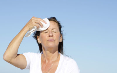 Perché si suda tanto in menopausa? Tutto sulla sudorazione notturna e improvvisa